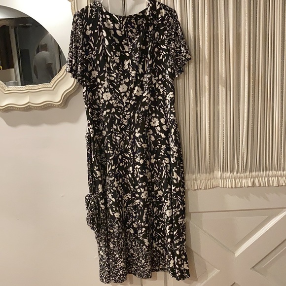 Ralph Lauren Brand new with tags from Macy’s! Black/white shirt sleeve dress. - Picture 4 of 4